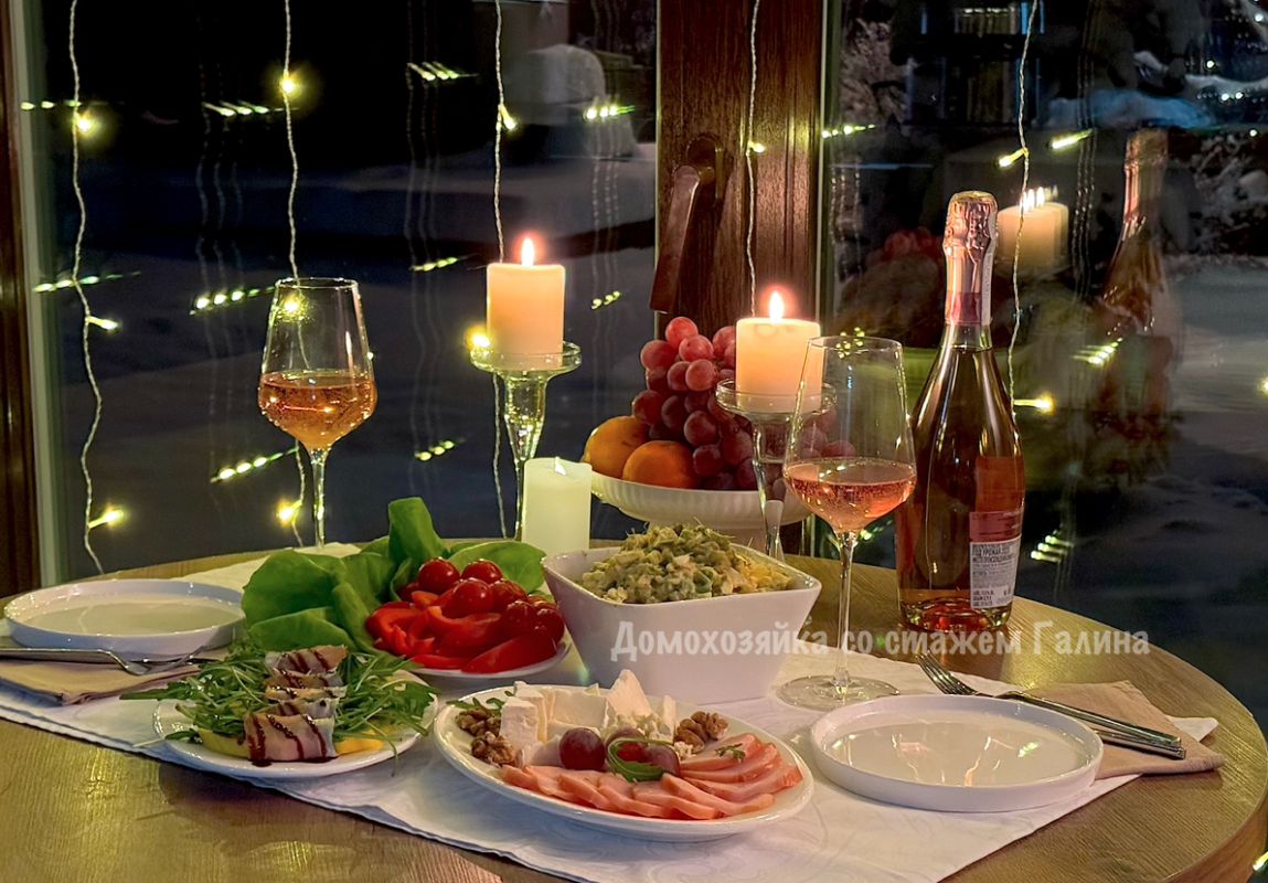 Рождественский Праздник: Чудеса, Угощения и Семейный Теплота