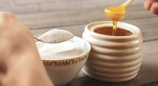 Сахар или мед: что выбрать для здорового питания?