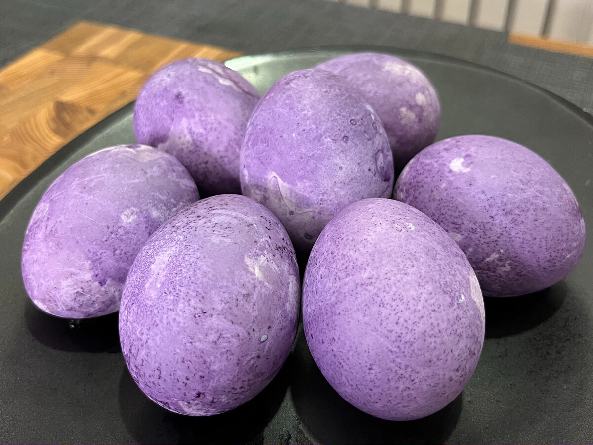 Натуральные способы покраски пасхальных яиц, которые поразят ваших близких