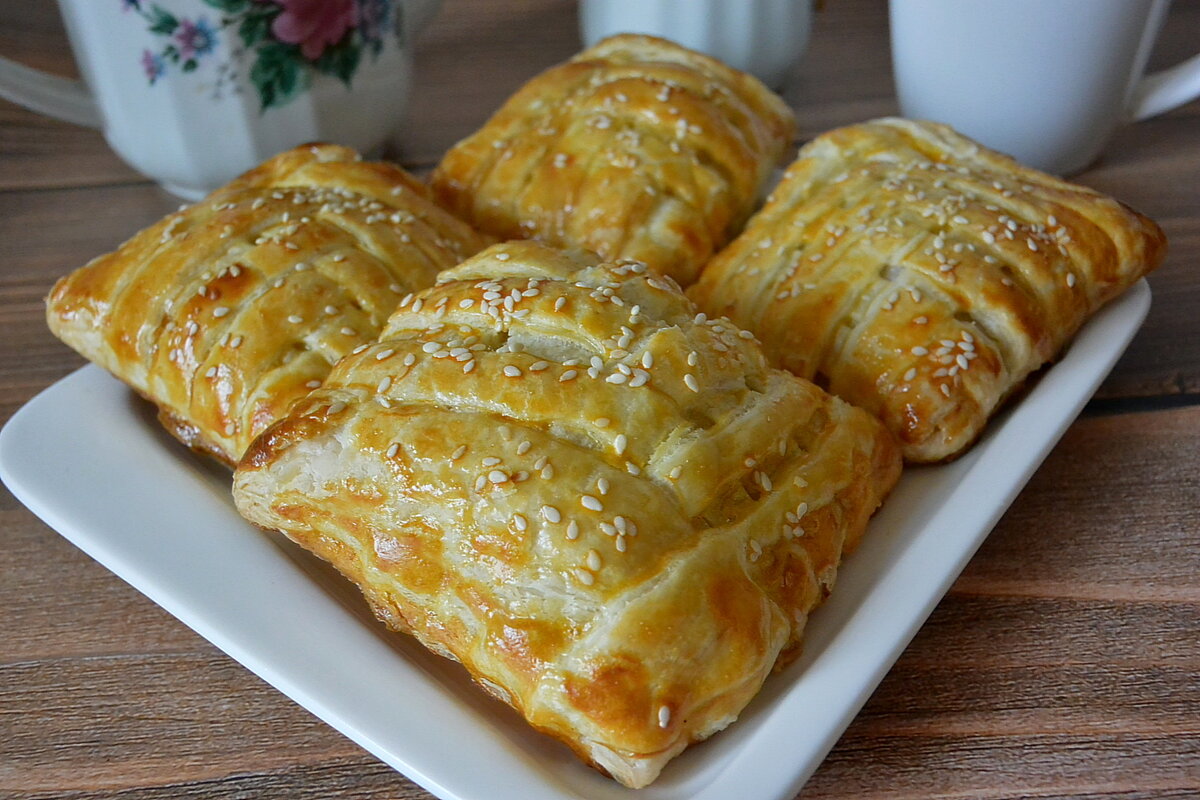 Слоеные лакомства с грибами: простота приготовления и невероятный вкус