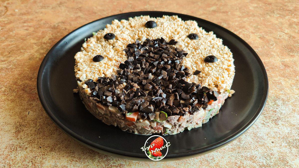 Светящийся вкусом салат с куриной печенью для вашего праздника