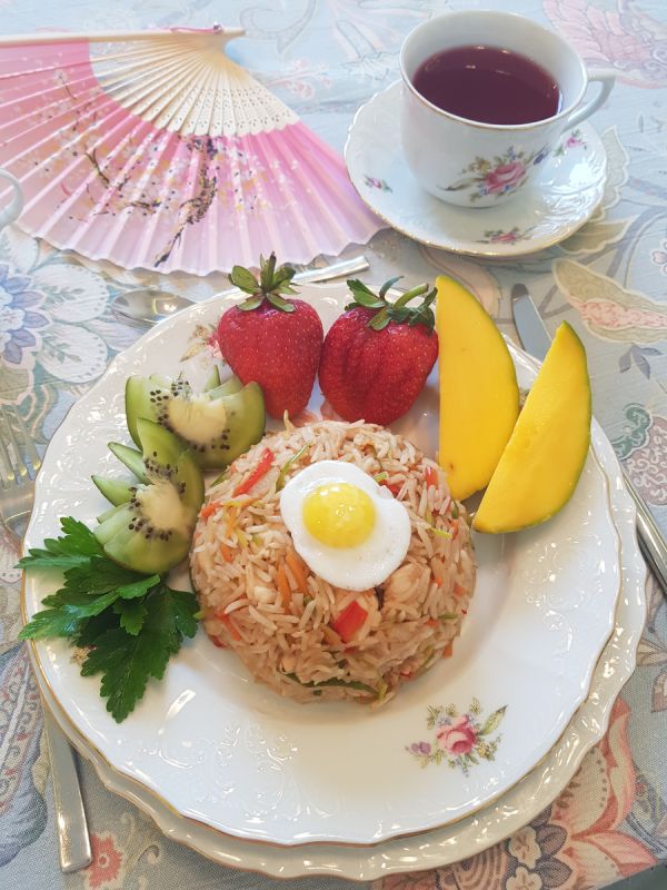 Наси-горенг: Вкус Индонезии на вашей тарелке