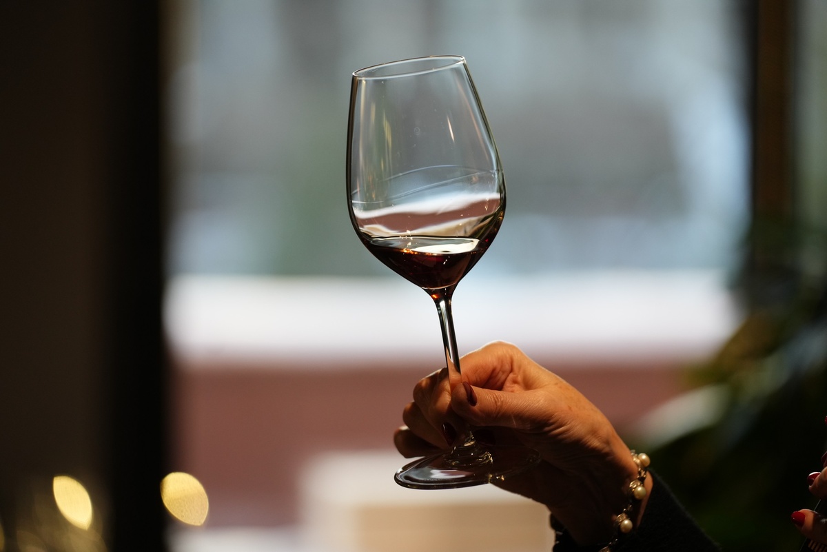 Почему переукупорка вин столь важна для винодельни «Массандра»