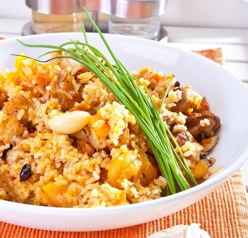 Плов с курицей и курагой: вкуснейшая интерпретация традиционного блюда