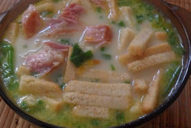 Насыщенный сырный суп с копченостями: рецепты домашнего уюта