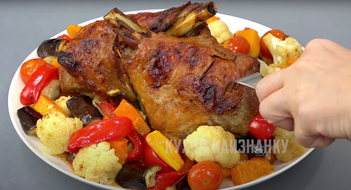 Нежная индейка с овощами: идеальное угощение для праздника