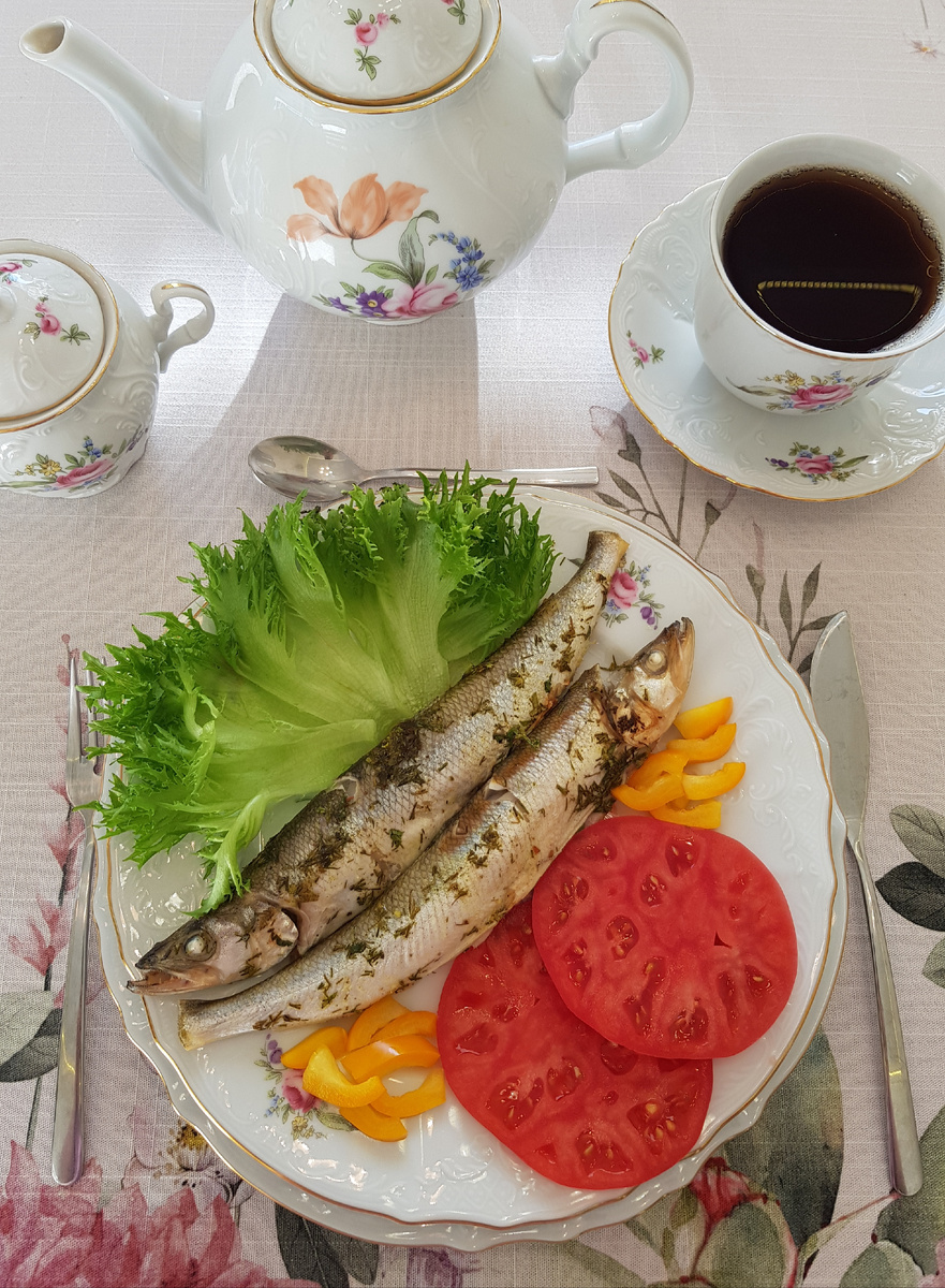 Весенний рецепт запечённой корюшки для праздничного стола