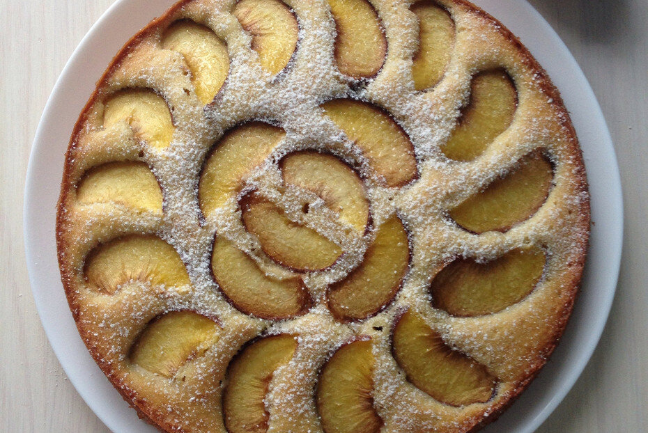 Нежный пирог с персиками