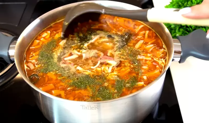 Солянка: Вкусные традиции в каждой ложке