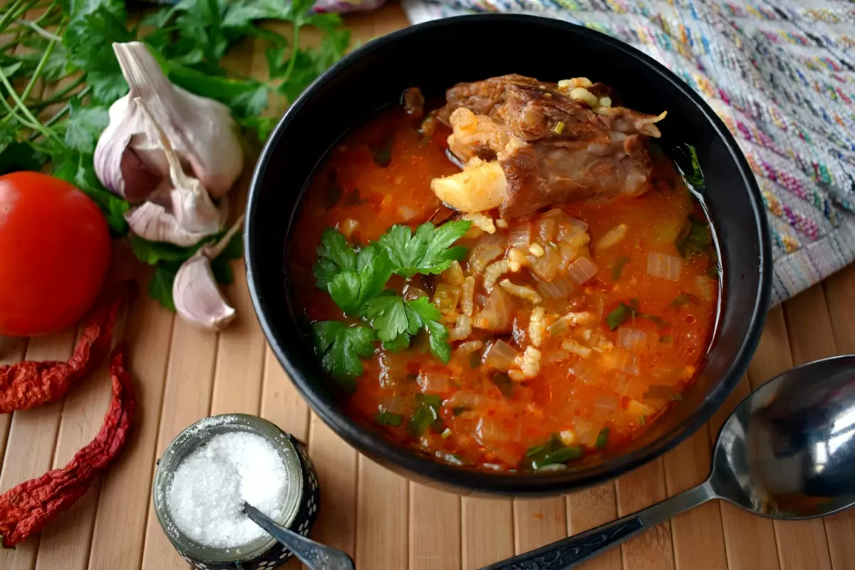 Погружение в грузинскую кухню: харчо, которое никого не оставит равнодушным