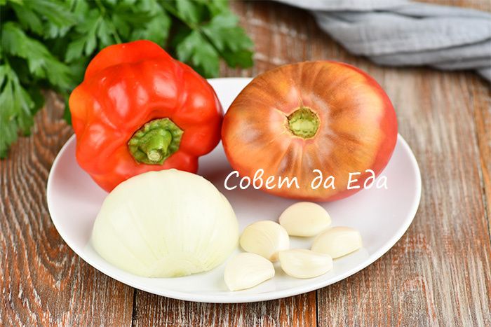 Овощной соус, который преобразит ваше блюдо: 3 рецепта с рыбой, курицей и котлетами