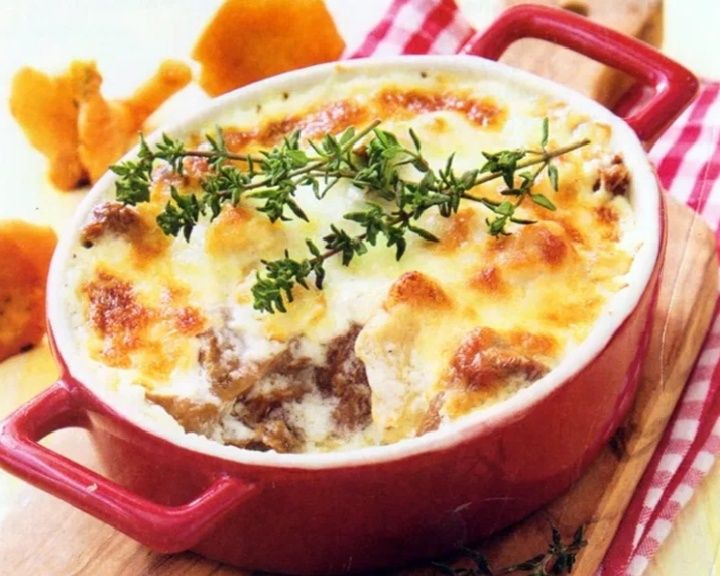 Откройте для себя осенний жульен: вкусный рецепт с грибами и курицей